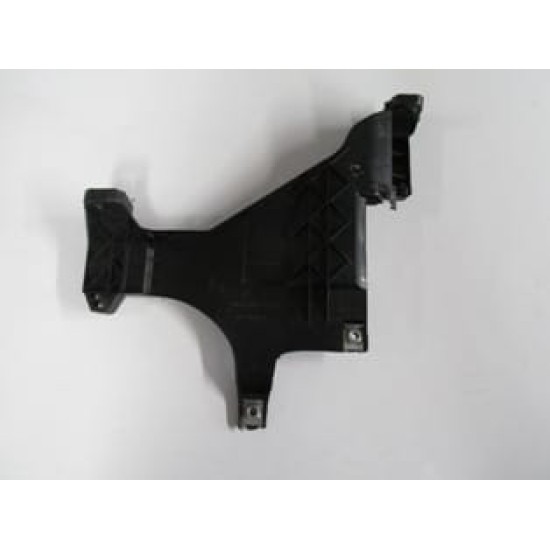 AUDI A4- 13/15; FAR ALT BAĞLANTI BRAKETİ SAĞ (FAR ALT TAŞIYICI) PLASTİK (TW) - Yedek Parça | Parça Dükkanda