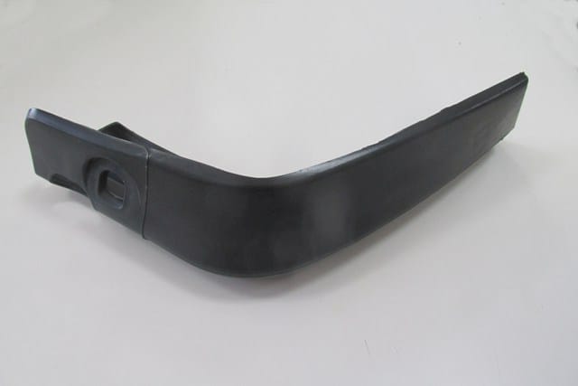 MERCEDES E CLASS- W124- 85/93; ARKA ÇAMURLUK MARŞPİYELİ BANDI SOL