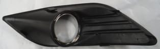 FORD FOCUS- SD/HB- 08/11; SİS LAMBA KAPAĞI SAĞ SİS DELİKLİ SİYAH (SİS YUVASI NİKELAJLI) (TW) FORD FOCUS- SD/HB- 08/11; SİS LAMBA KAPAĞI SAĞ SİS DELİKLİ SİYAH (SİS YUVASI NİKELAJLI) (TW)