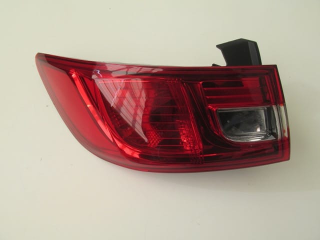 RENAULT CLIO- 4- HB- 16/20; DIŞ STOP LAMBASI SOL KIRMIZI/BEYAZ (E MARKLI)