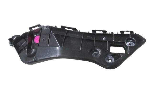 TOYOTA RAV4- 16/17; ÖN TAMPON İÇ BAĞLANTI BRAKETİ SAĞ PLASTİK (TW)