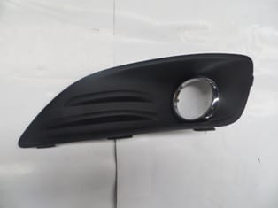FORD FIESTA- 13/17; SİS LAMBA KAPAĞI SOL SİYAH (SİS DELİĞİ NİKELAJ ÇERÇEVELİ) (TYG)