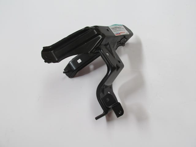TOYOTA HILUX- PICK UP LN145- 02/05; ÖN ÇAMURLUK İÇ BAĞLANTI BRAKETİ SOL (TW)