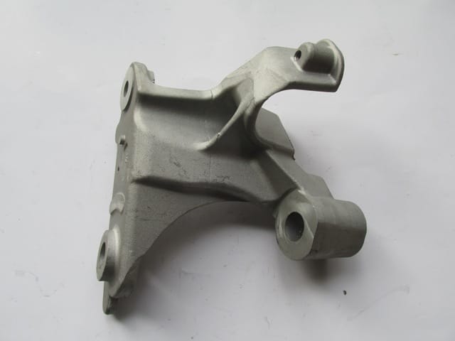 RENAULT MEGANE- 4- SD- 21/25; MOTOR BEŞİĞİ BAĞLANTI AYAĞI SAĞ (BEŞİK DARBE EMİCİ) (ALÜMİNYUM)