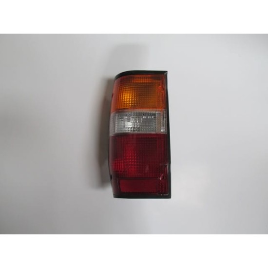 MITSUBISHI L200- PICK UP- 97/98; STOP LAMBASI SOL SİYAH SARI/BEYAZ KIRMIZI (DEPO) - Yedek Parça | Parça Dükkanda