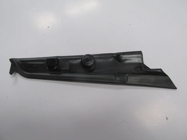 FIAT GRANDE PUNTO- 06/12; ÖN CAM KENAR PLASTİĞİ SAĞ (SİLGİ PANELİ/TESPİT PLASTİĞİ) SAĞ