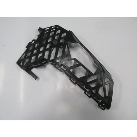 VOLKSWAGEN PASSAT-VARIANT- B8- 23/24; ÖN TAMPON BAĞLANTI BRAKETİ SAĞ PLASTİK (TW) - Yedek Parça | Parça Dükkanda