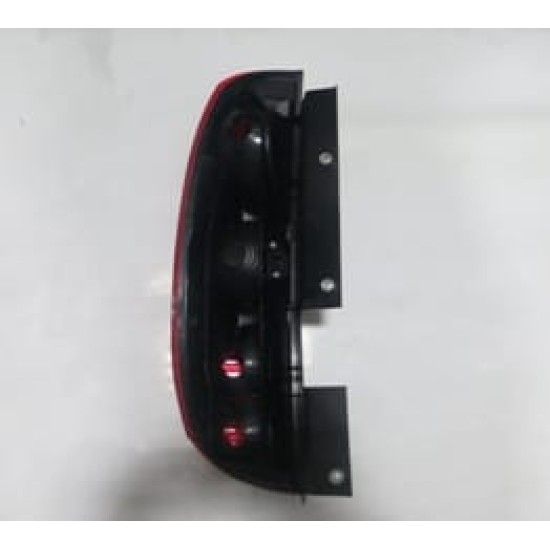 FIAT DOBLO- 11/15; STOP LAMBASI SAĞ KIRMIZI/BEYAZ (BAGAJ KAPAĞI YANA AÇILAN) (MARS) (E MARKLI)