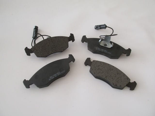 FIAT SIENA- 97/02; ÖN FREN BALATASI 1.2/1.4/1.6cc/1.7/1.9D (2 KABLOLU)(DİSK)(151.5x52.5x18) (BRAMAX)
