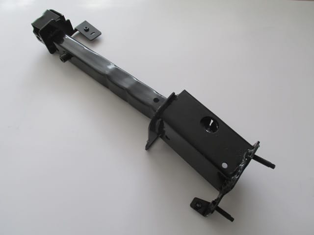 RENAULT MEGANE- 4- SD- 21/25; ŞASİ UÇ DEMİRİ KOLU SAĞ (BEŞİK)(MOTOR BEŞİĞİNE TAKILAN)