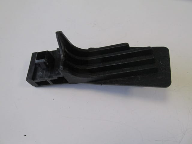 TOYOTA COROLLA- E150- 07/13; KAPUT DAYAMA DEMİRİ KLİPSİ (PLASTİĞİ)