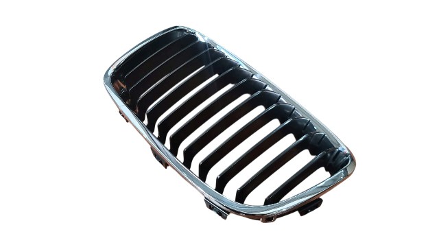 BMW 1 SERI- F20- 12/15; ÖN PANJUR SOL (NİKELAJ ÇERÇEVELİ) (İÇ PETEKLERİ SİYAH) (TYG)