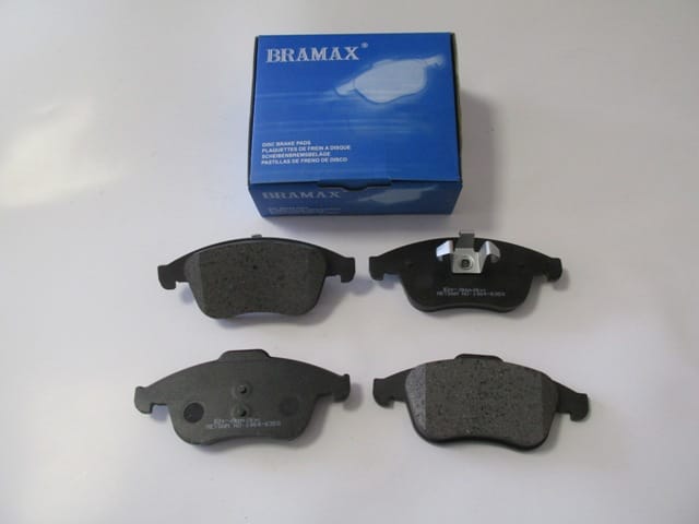 RENAULT LAGUNA- 06/08; ÖN FREN BALATASI (KABLOSUZ)(DİSK) (156,50X68,5X18/155,20X63,20X18)(BRAMAX