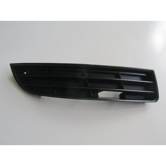 VOLKSWAGEN PASSAT- B6- 05/10; SİS LAMBA KAPAĞI SAĞ SİYAH SİS DELİKSİZ (TÜV)(TYG) - Yedek Parça | Parça Dükkanda