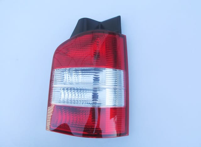 VOLKSWAGEN TRANSPORTER- T5- 04/09; STOP LAMBASI SAĞ KIRMIZI/BEYAZ (MARS) (E MARKLI)