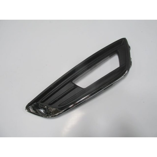 FORD FOCUS- SD/HB- 15/18; SİS LAMBA KAPAĞI SOL SİS DELİKLİ (NİKELAJ ÇITALI) (TW) - Yedek Parça | Parça Dükkanda