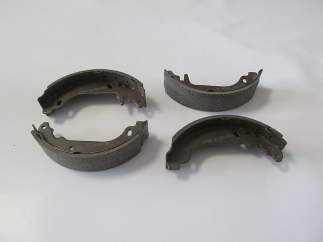 RENAULT CLIO- 1- HB- 91/98; ARKA FREN PABUCU (90X40)(BRAMAX) RENAULT CLIO- 1- HB- 91/98; ARKA FREN PABUCU (90X40)(BRAMAX)