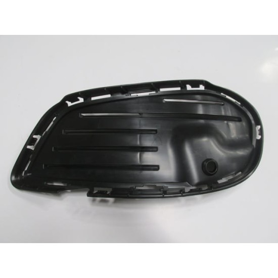 MERCEDES C CLASS- W205- 14/17; SİS LAMBA KAPAĞI BRAKETİ SAĞ SENSÖR DELİKLİ (AMG)(TW) - Yedek Parça | Parça Dükkanda