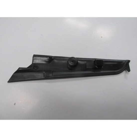 FIAT LINEA CLASSIC- 06/15; ÖN CAM KENAR PLASTİĞİ SAĞ (SİLGİ PANELİ/TESPİT PLASTİĞİ) SOL - Yedek Parça | Parça Dükkanda
