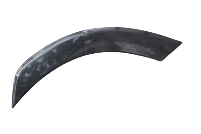 MG HS- 24/25; ARKA ÇAMURLUK DODİK PLASTİĞİ SOL PARLAK SİYAH (KAPI YANI) (TW)
