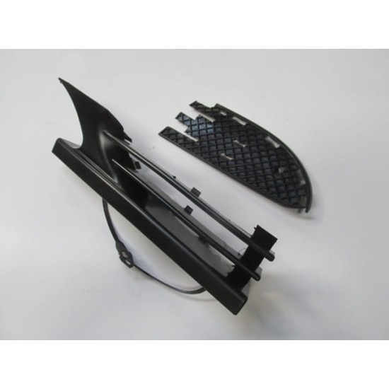 MERCEDES C CLASS- W202- 97/99; ÖN TAMPON ÇEKİ DEMİRİ KAPAĞI SAĞ SİYAH (TW)