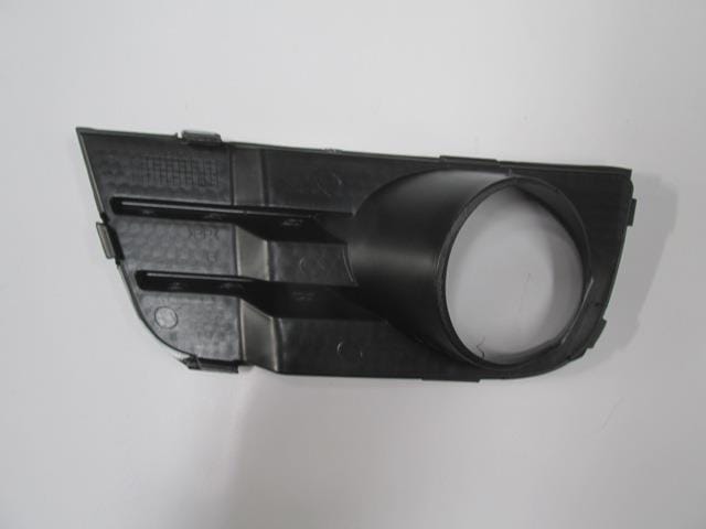 FORD FUSION- 03/06; SİS LAMBA KAPAĞI SAĞ SİYAH SİS DELİKLİ FORD FUSION- 03/06; SİS LAMBA KAPAĞI SAĞ SİYAH SİS DELİKLİ