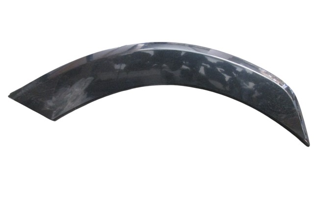 MG HS- 24/25; ARKA ÇAMURLUK DODİK PLASTİĞİ SAĞ PARLAK SİYAH (KAPI YANI) (TW)