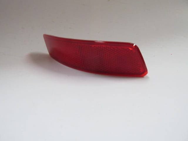TOYOTA COROLLA- NDE180- 13/18; ARKA TAMPON REFLEKTÖRÜ SAĞ KIRMIZI