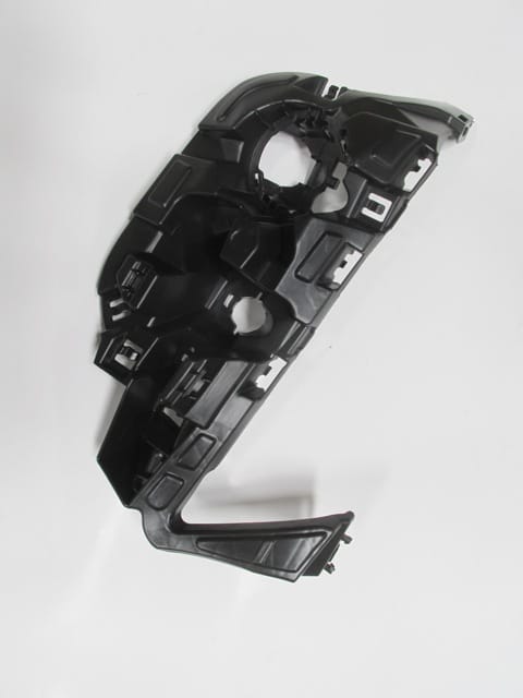 BMW X3- F25- 11/13; ÖN TAMPON BRAKETİ İÇ SAĞ (FAR ALTINA TAKILAN)(PLASTİK) (TW)