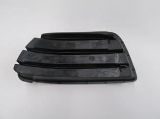 FIAT PUNTO- 03/06; SİS LAMBA KAPAĞI SAĞ SİYAH (SİS DELİKSİZ) (TYG) FIAT PUNTO- 03/06; SİS LAMBA KAPAĞI SAĞ SİYAH (SİS DELİKSİZ) (TYG)