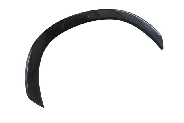 MG HS- 24/25; ÖN ÇAMURLUK DODİK PLASTİĞİ SAĞ (PARLAK SİYAH) (TW)