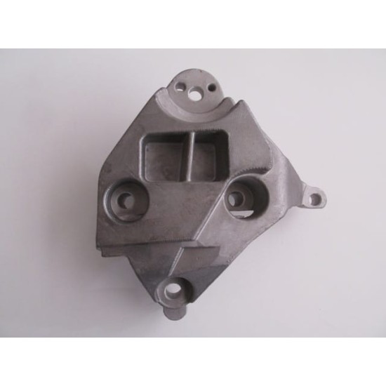 RENAULT CLIO- 2- SD- 98/01; MOTOR ÜST BAĞLANTI KULAĞI (TAKOZ) (ALÜMİNYUM) - Yedek Parça | Parça Dükkanda