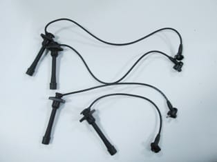 TOYOTA COROLLA- AE101- 93/98; BUJİ KABLOSU TAKIM (16V)(4AFE)1.6 CC (YOW JUNG)