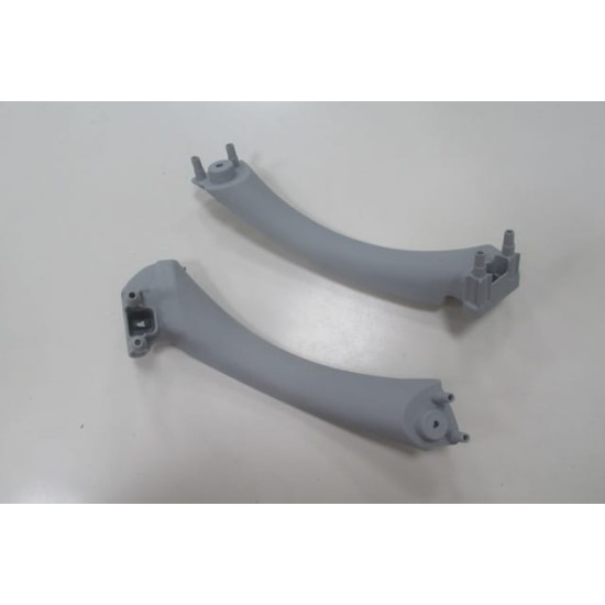 BMW 3 SERI- E90- 05/11; ÖN KAPI İÇ ÇEKME KOLU SAĞ/SOL SET (2 PARÇA) GRİ - Yedek Parça | Parça Dükkanda