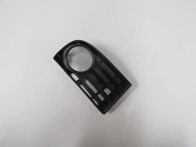 VOLKSWAGEN GOLF- 5- 04/09; SİS LAMBA KAPAĞI SAĞ SİYAH (SİS DELİKLİ) (PÜTÜRLÜ TİP) (TW)