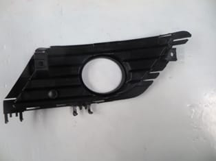 OPEL COMBO- 04/12; SİS LAMBA KAPAĞI SAĞ SİYAH (DELİKLİ) (TW) OPEL COMBO- 04/12; SİS LAMBA KAPAĞI SAĞ SİYAH (DELİKLİ) (TW)
