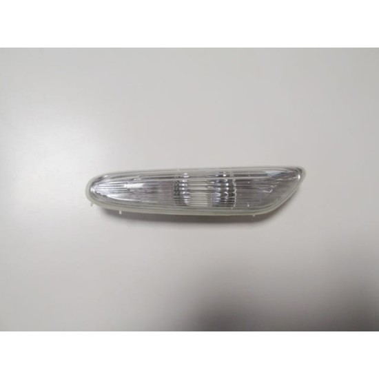 BMW X1- E84- 09/15; ÇAMURLUK SİNYALİ SAĞ BEYAZ (FAMELLA)