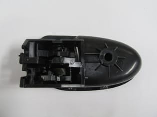 TOYOTA YARIS- 06/11; ÖN/ARKA KAPI İÇ AÇMA KOLU SAĞ SİYAH (TYG)