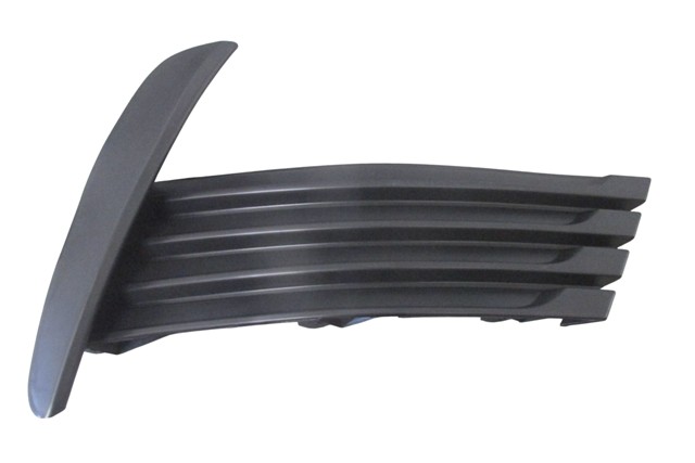TOYOTA COROLLA- NDE180- 16/18; SİS LAMBA KAPAĞI SAĞ SİS DELİKSİZ(EUROBUMP)