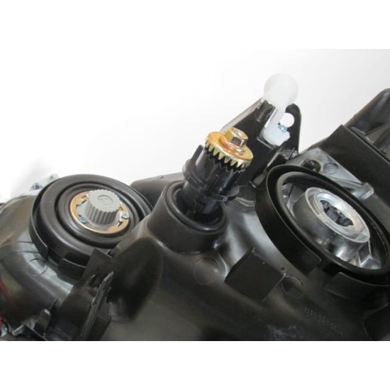 TOYOTA COROLLA- NDE180- 13/16; FAR LAMBASI SAĞ ELEKTRİKLİ/MOTORSUZ/LEDLİ/NİKELAJ ÇITALI (E MARKLI) - Yedek Parça | Parça Dükkanda